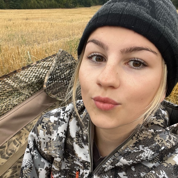 Meet your Posher, Meadow - Picture 2 of 3